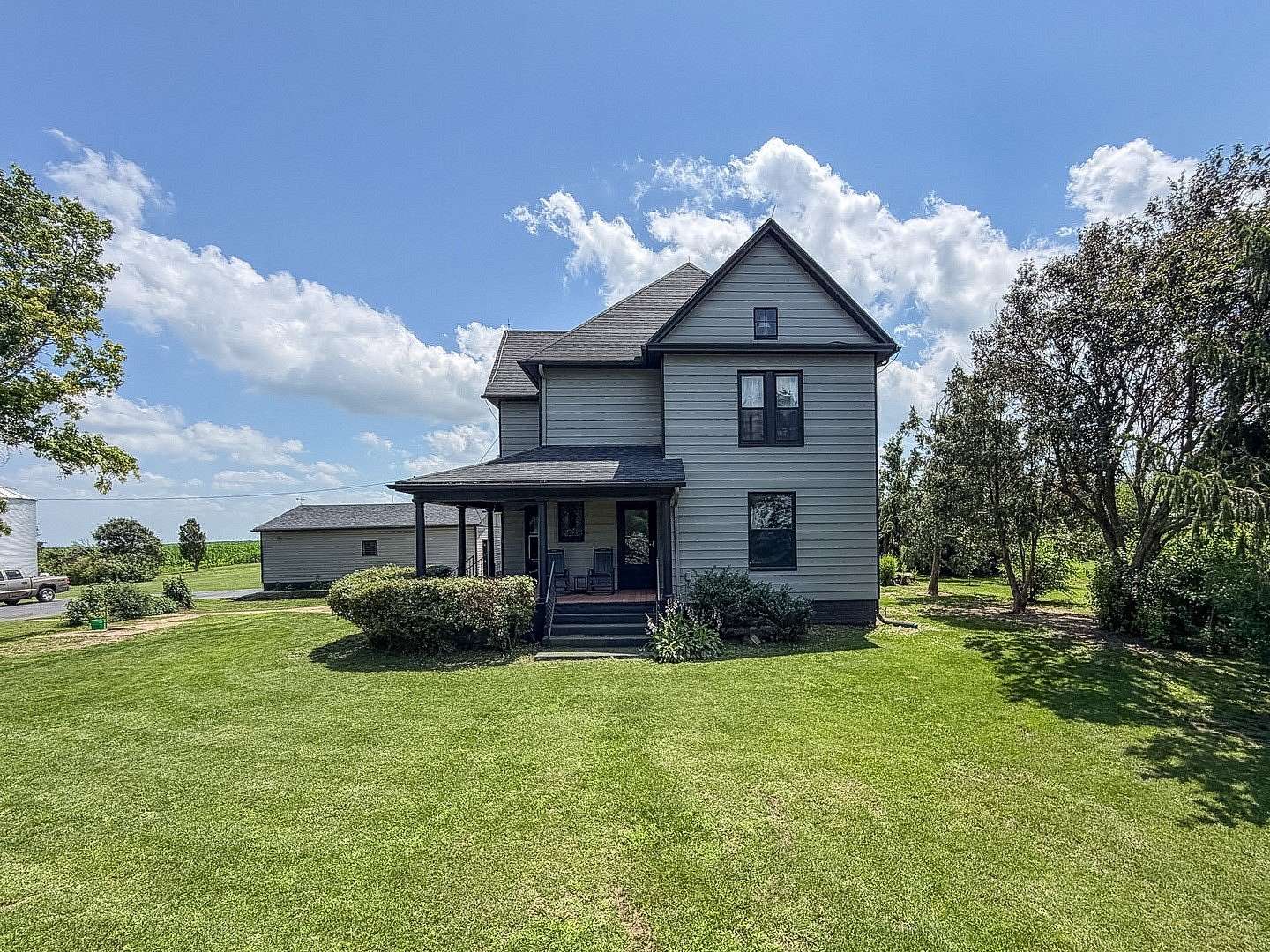 2.32 Acres of Land with Home for Sale in Gifford, Illinois