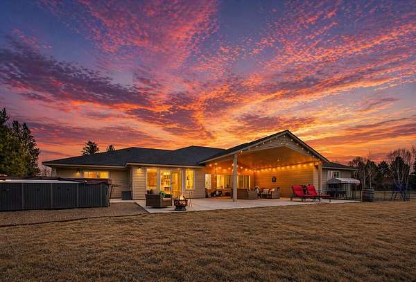 1.63 Acres of Land with Home for Sale in Bend, Oregon