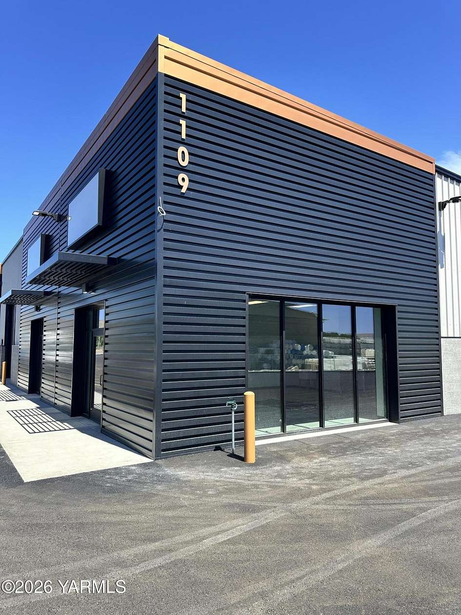 3.12 Acres of Improved Commercial Land for Lease in Yakima, Washington