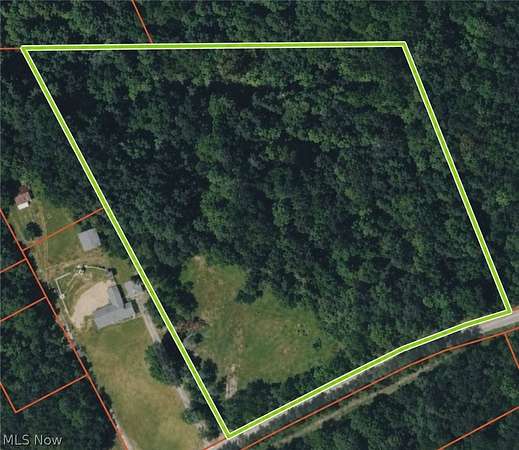 8 Acres of Residential Land for Sale in Weirton, West Virginia