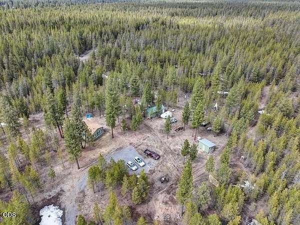 8.54 Acres of Land with Home for Sale in La Pine, Oregon