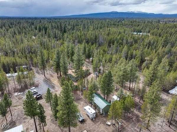 8.54 Acres of Land with Home for Sale in La Pine, Oregon