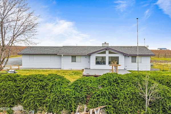 5.16 Acres of Land with Home for Sale in Zillah, Washington