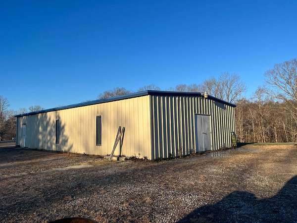1 Acre of Residential Land for Sale in Irvine, Kentucky