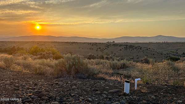 5 Acres of Residential Land for Sale in Yakima, Washington