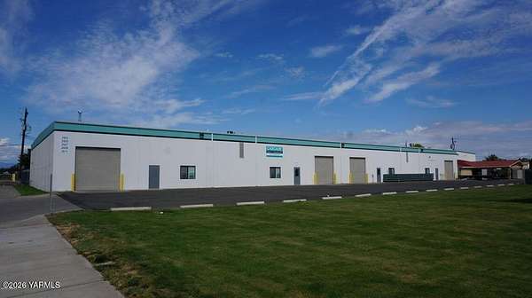 2 Acres of Improved Commercial Land for Lease in Yakima, Washington