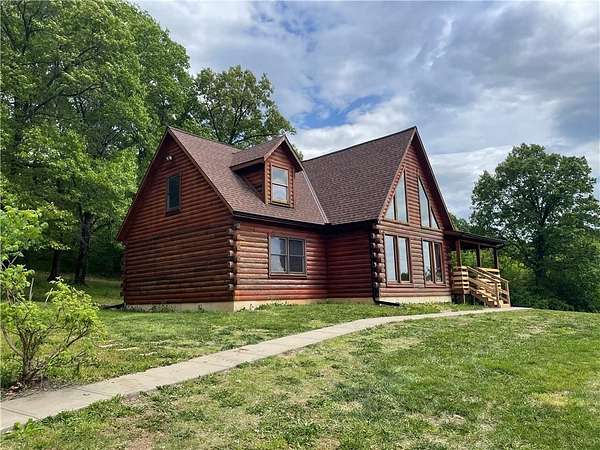 23.6 Acres of Recreational Land with Home for Sale in Atchison, Kansas