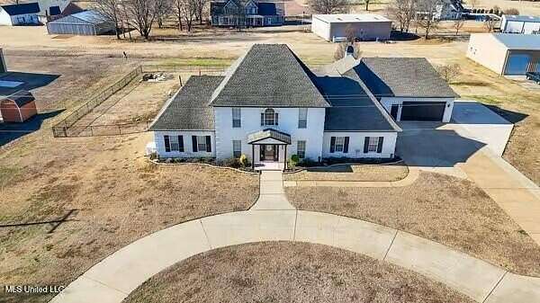 1.52 Acres of Land with Home for Sale in Hernando, Mississippi