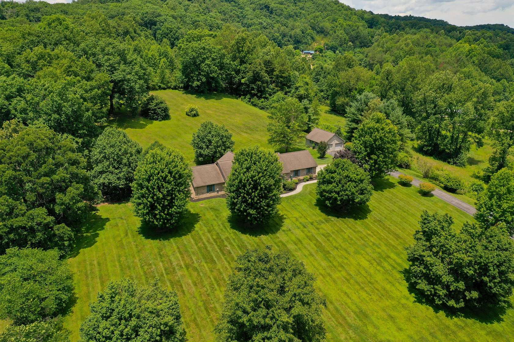 13.2 Acres of Land with Home for Sale in London, Kentucky