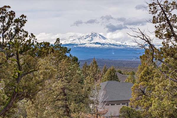 0.39 Acres of Land for Sale in Redmond, Oregon