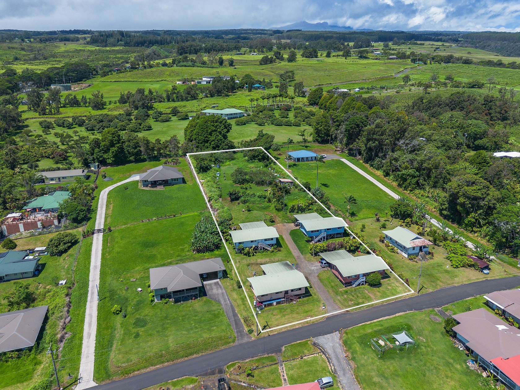 1.55 Acres of Land with Home for Sale in Laupahoehoe, Hawaii