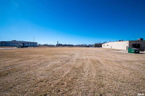 2.32 Acres of Commercial Land for Sale in Pekin, Illinois