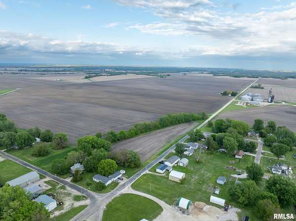 3.77 Acres of Residential Land for Sale in Abingdon, Illinois