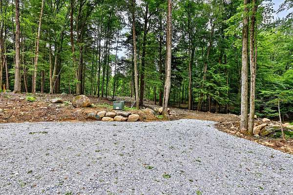 2.29 Acres of Residential Land for Sale in Mendon, Vermont
