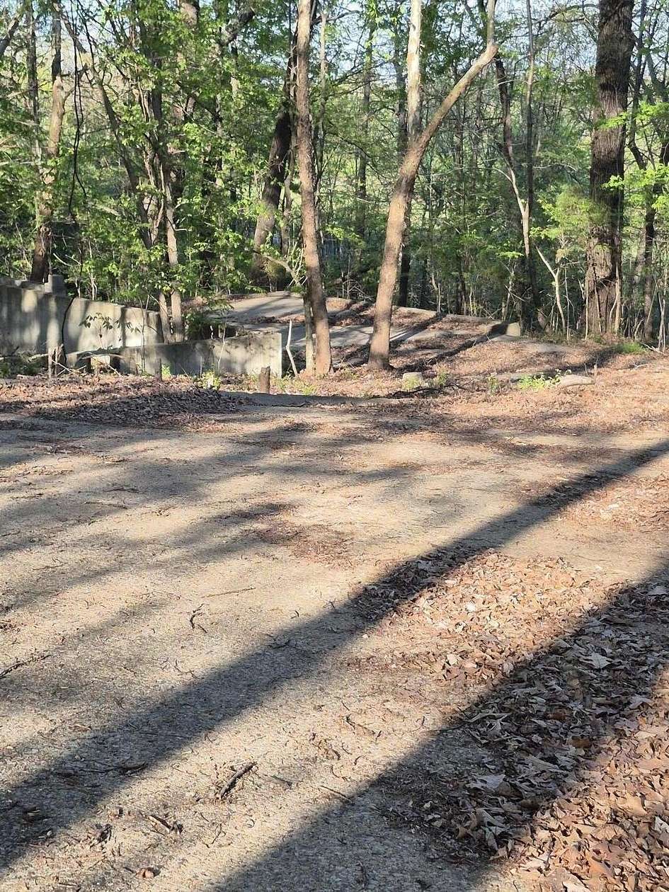 0.75 Acres of Land for Sale in Benton, Kentucky