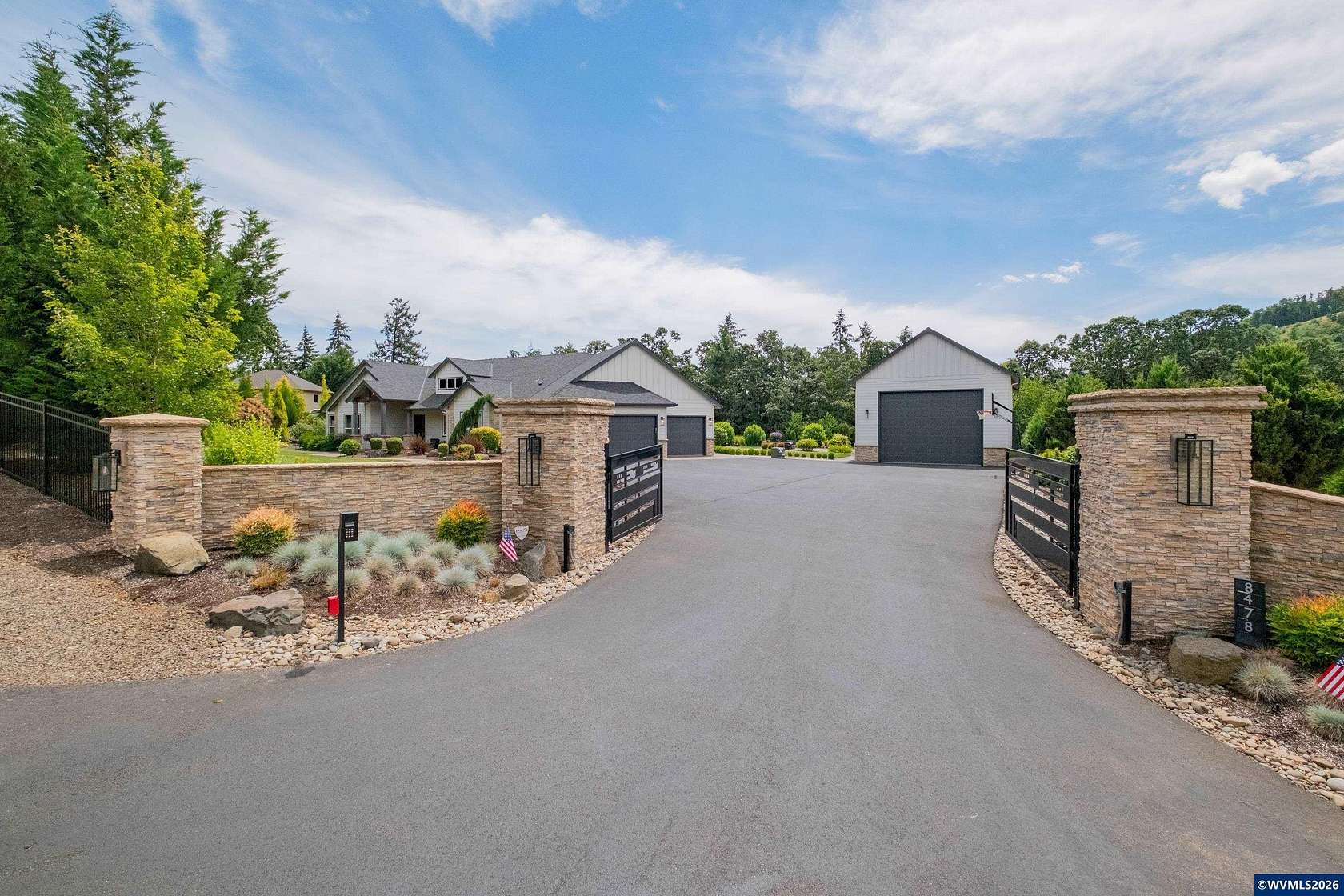 1.79 Acres of Land with Home for Sale in Turner, Oregon