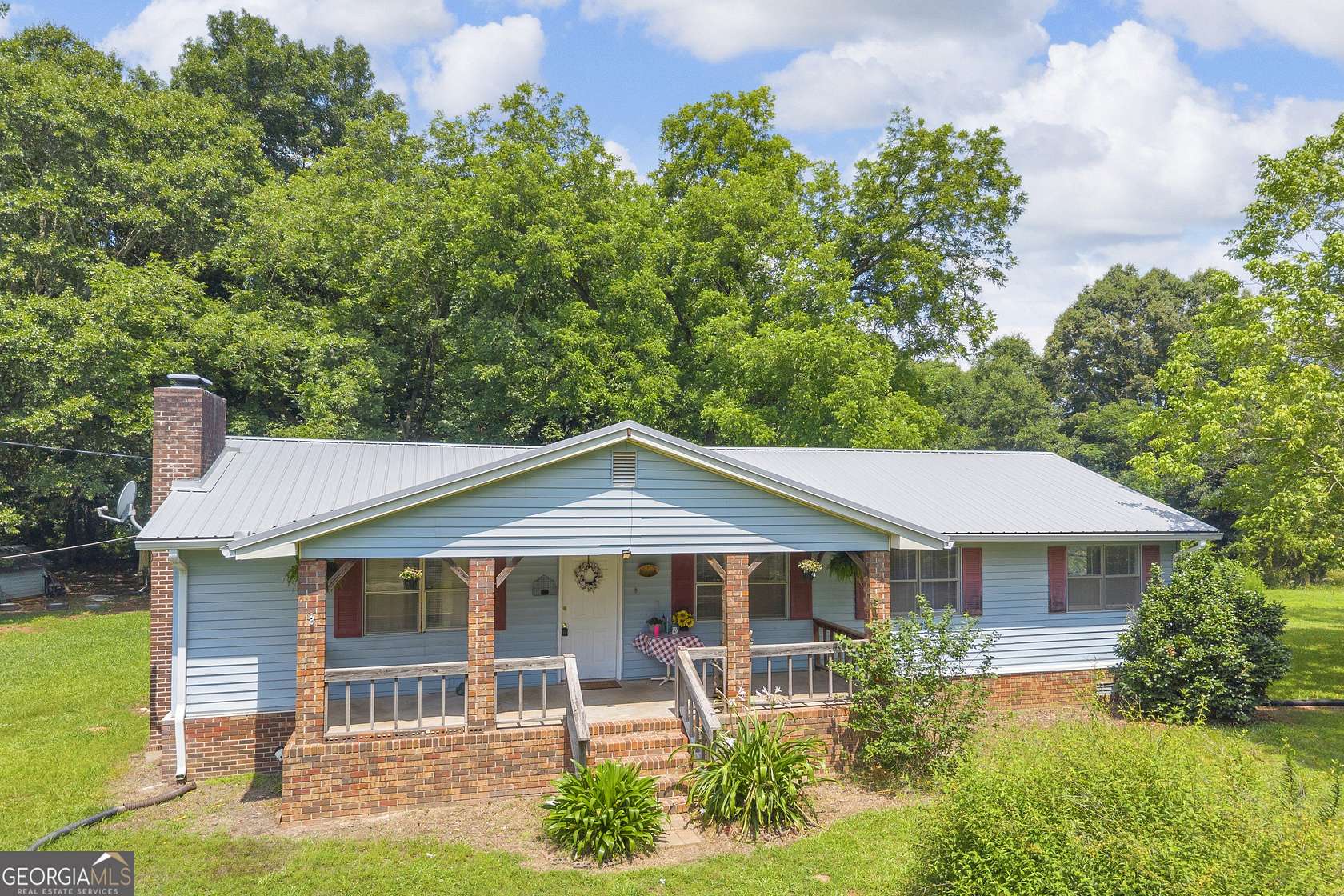 14.9 Acres of Land with Home for Sale in Canon, Georgia