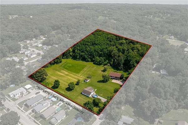 6 Acres of Land with Home for Sale in St. Joseph, Missouri