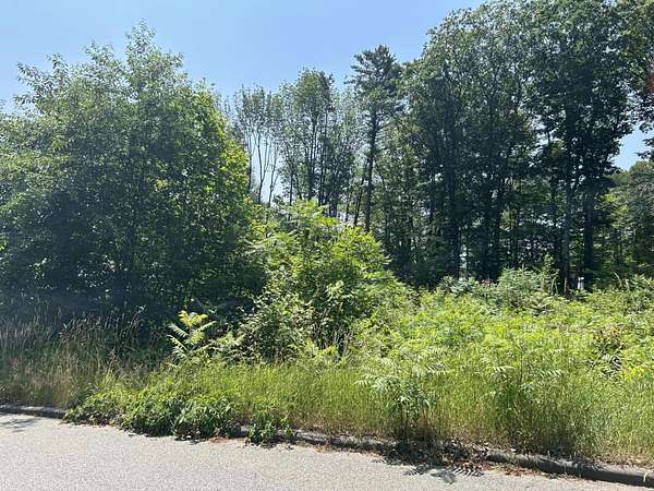 0.39 Acres of Residential Land for Sale in Waterville, Maine