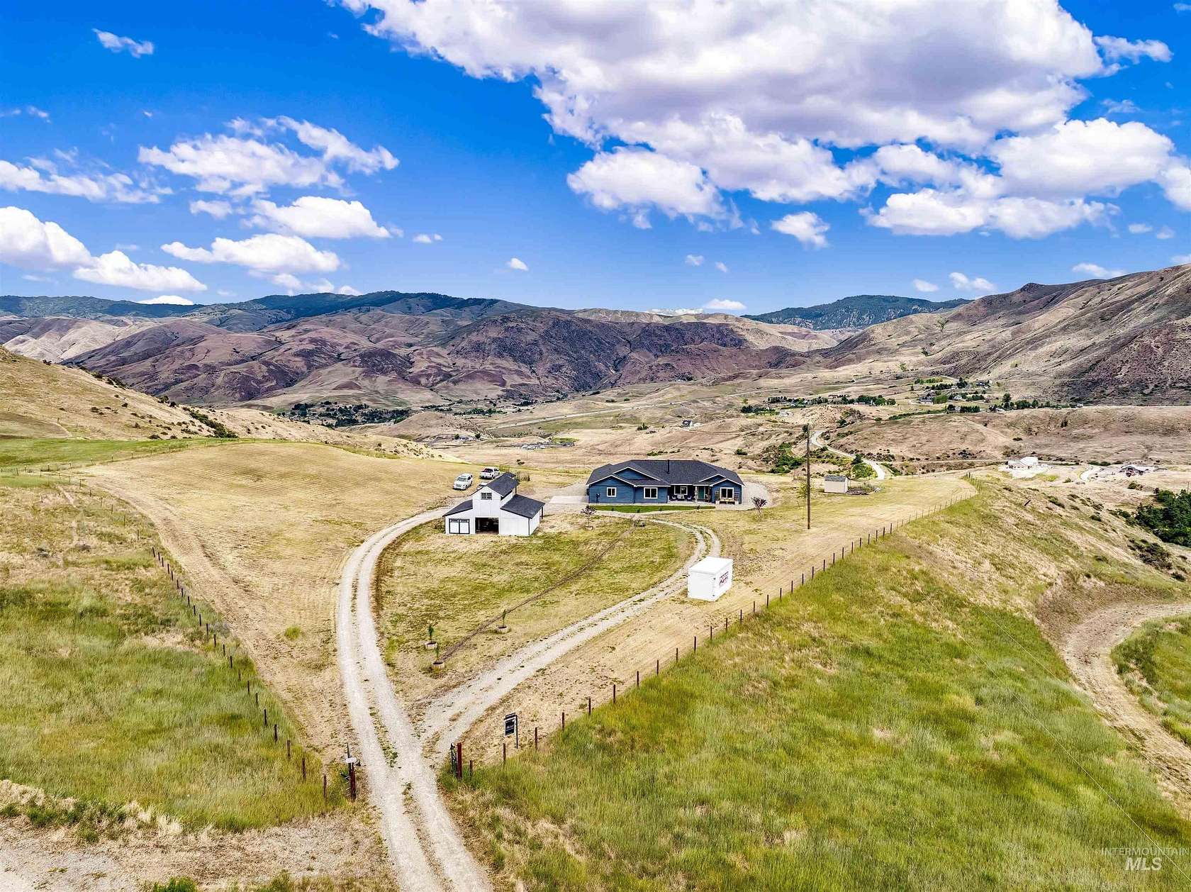 20 Acres of Land with Home for Sale in Horseshoe Bend, Idaho