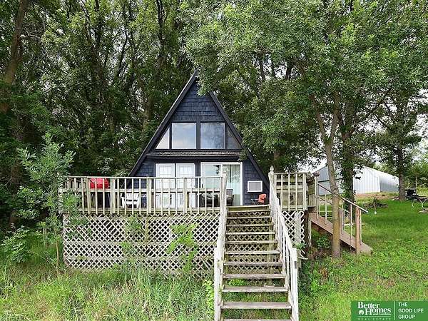9.65 Acres of Land with Home for Sale in Liberty, Nebraska