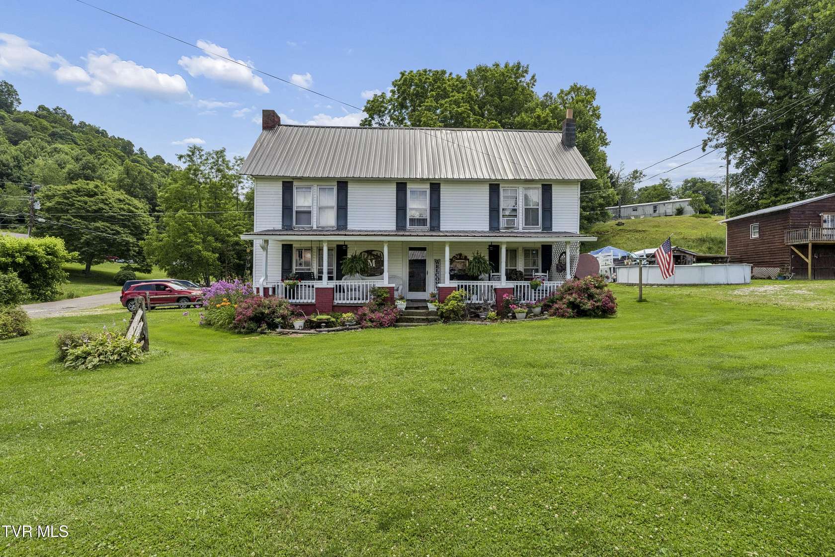 18 Acres of Land with Home for Sale in Trade, Tennessee