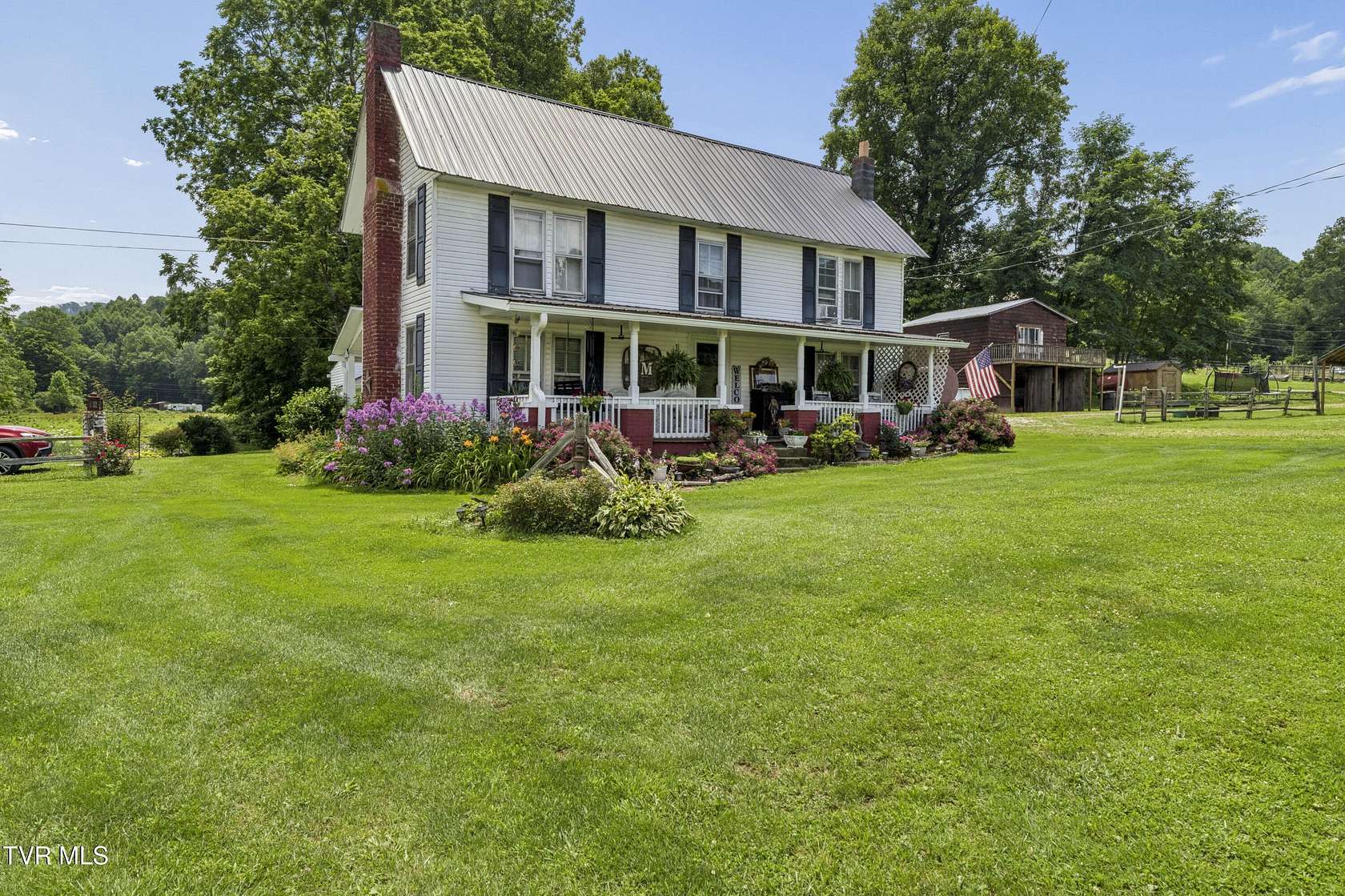18 Acres of Land with Home for Sale in Trade, Tennessee