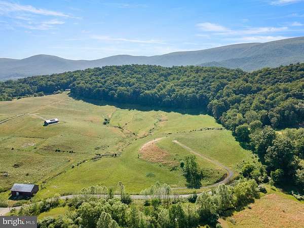 6 Acres of Residential Land for Sale in Bentonville, Virginia