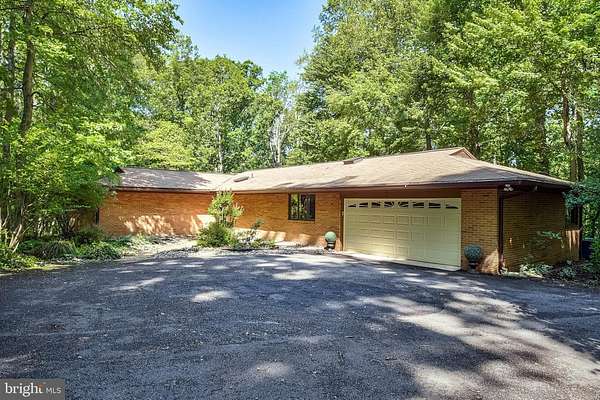 2.17 Acres of Land with Home for Sale in Vienna, Virginia