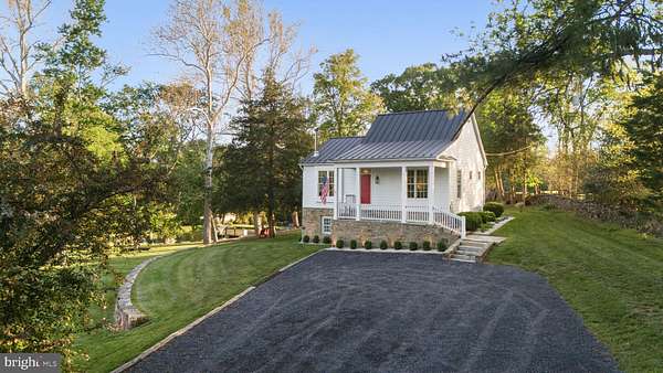2.28 Acres of Land with Home for Sale in Middleburg, Virginia
