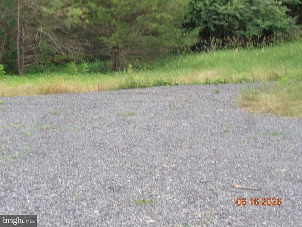 4 Acres of Residential Land for Sale in Kearneysville, West Virginia