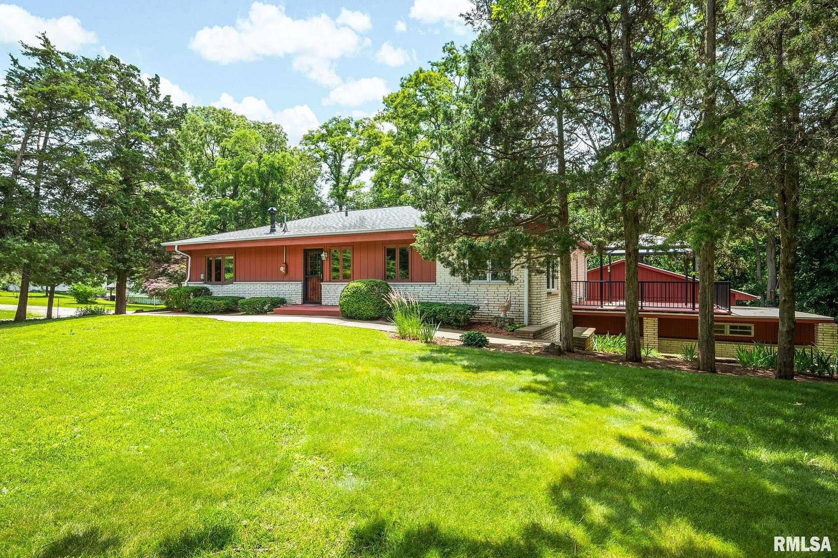7 Acres of Land with Home for Sale in Peoria, Illinois