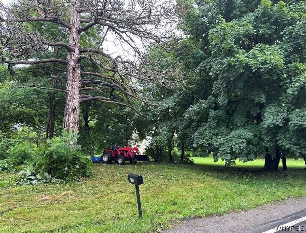 0.85 Acres of Residential Land for Sale in Youngstown, New York