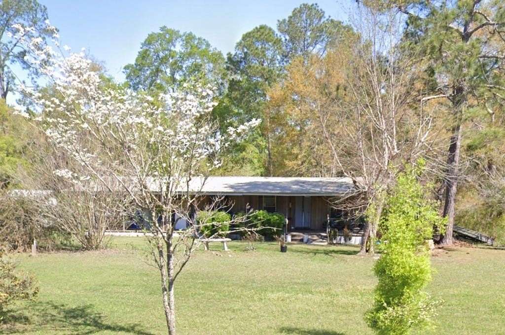 1.64 Acres of Land with Home for Sale in Douglas, Georgia