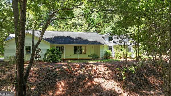5 Acres of Land with Home for Sale in Toccoa, Georgia