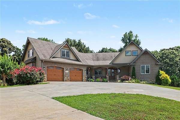 16.3 Acres of Land with Home for Sale in Cleveland, Georgia