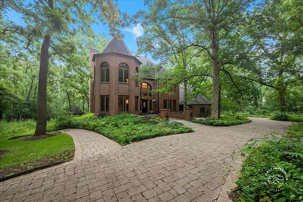 2.55 Acres of Land with Home for Sale in Elburn, Illinois