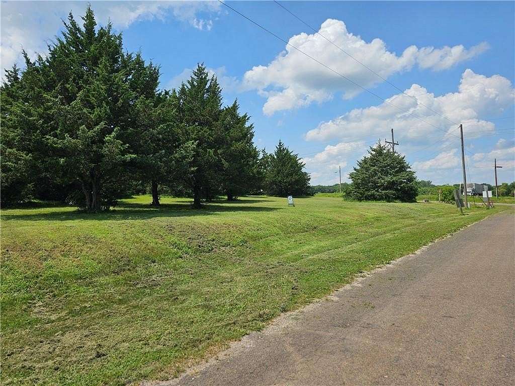 0.53 Acres of Land for Sale in McLouth, Kansas