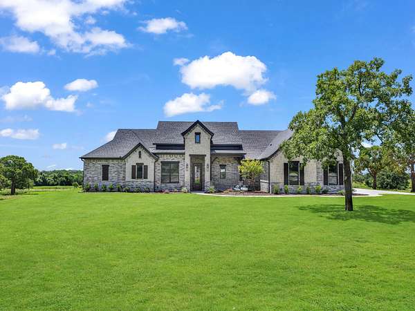 2.18 Acres of Land with Home for Sale in Decatur, Texas