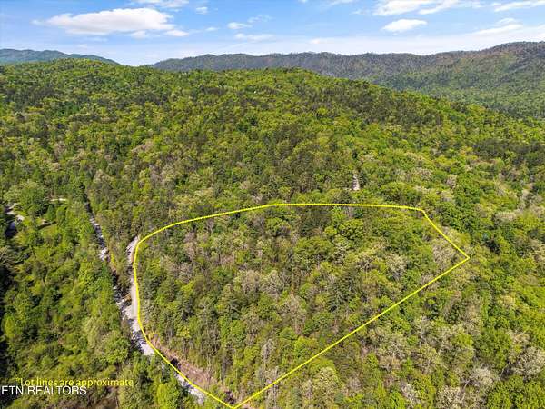 5.56 Acres of Residential Land for Sale in Walland, Tennessee