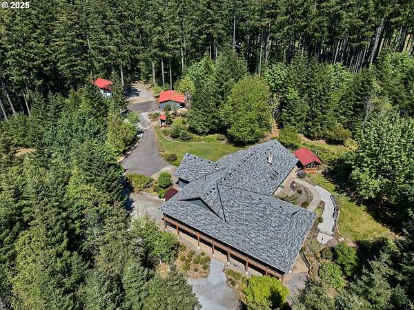 15 Acres of Land with Home for Sale in Colton, Oregon