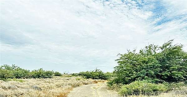 1.25 Acres of Land for Sale in Buttonwillow, California