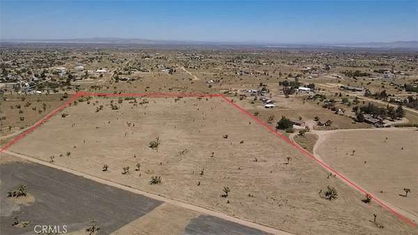 18.6 Acres of Land for Sale in Phelan, California