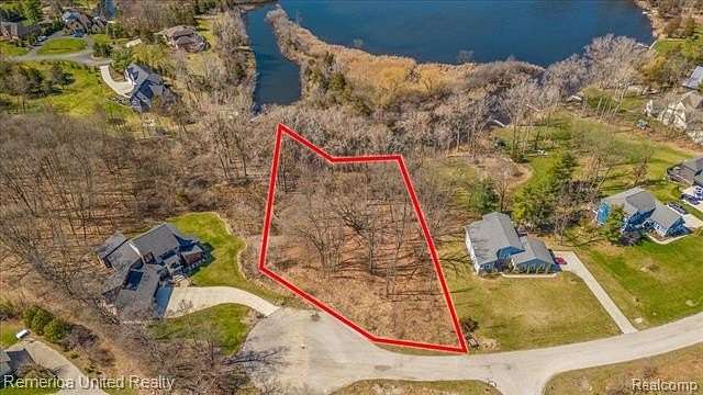 0.89 Acres of Residential Land for Sale in Green Oak Township, Michigan