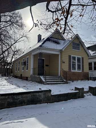 9 Acres of Land with Home for Sale in Peoria, Illinois