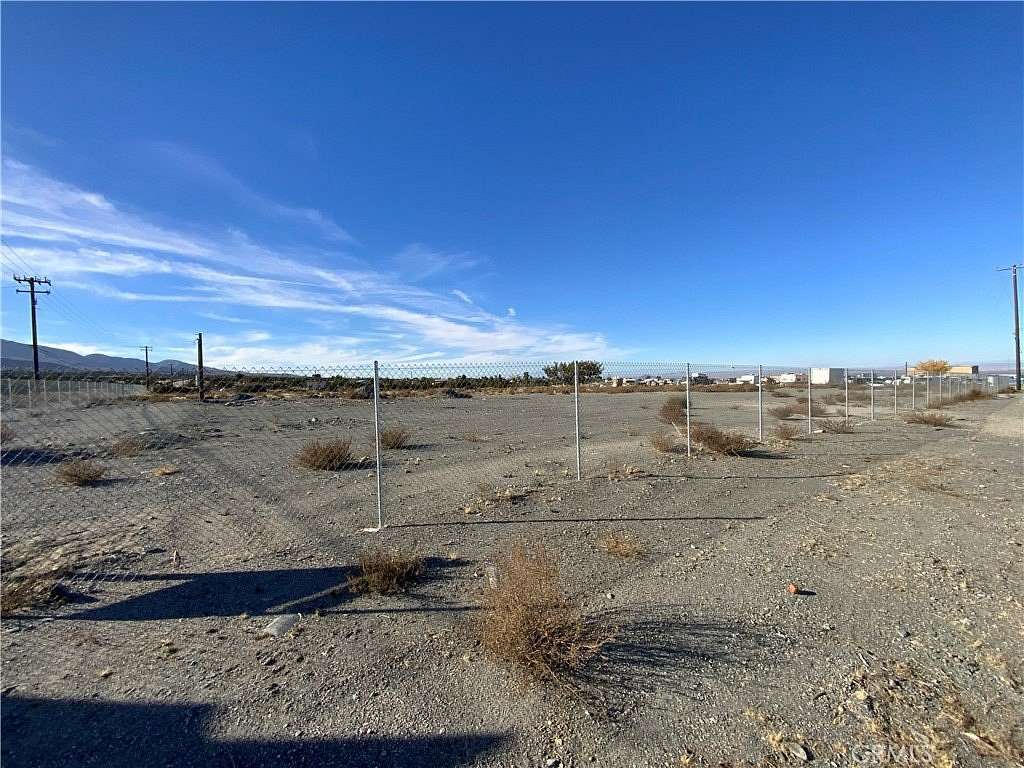 2.9 Acres of Commercial Land for Lease in Piñon Hills, California