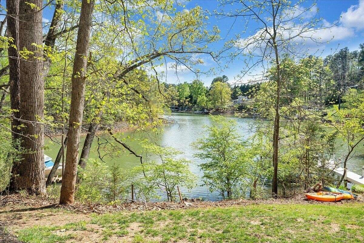1.58 Acres of Land with Home for Sale in Moneta, Virginia