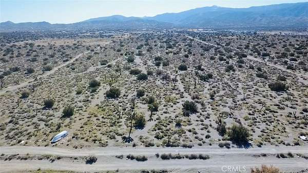18 Acres of Commercial Land for Sale in Piñon Hills, California
