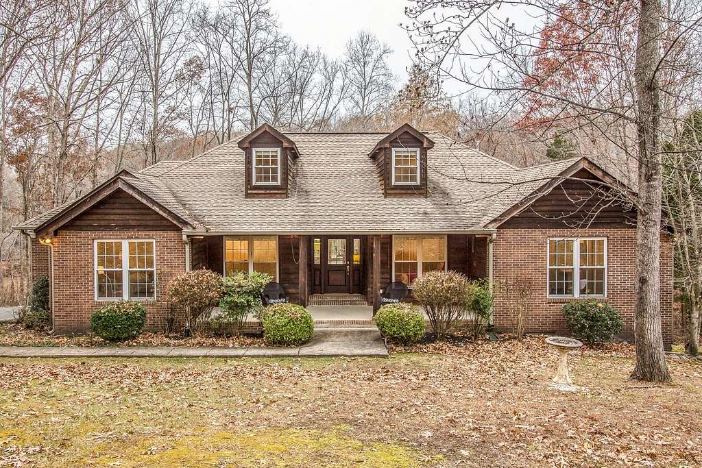 2.4 Acres of Land with Home for Lease in Dickson, Tennessee