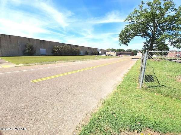 8.42 Acres of Commercial Land for Lease in Jackson, Tennessee